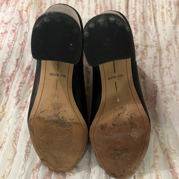 Slightly worn Dolce Vita Chelsea ankle boot - Picture 5 of 8